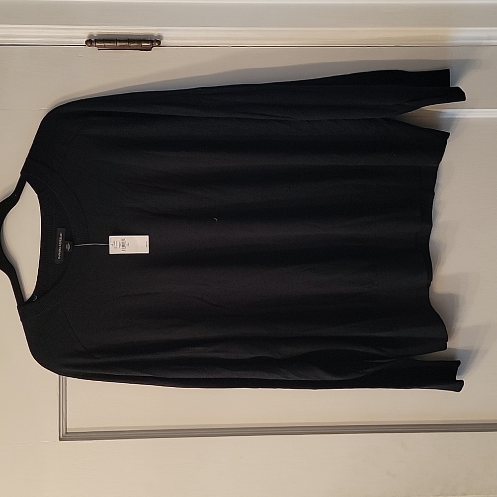 NWT black crewceck sweater